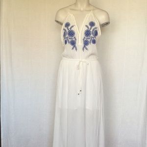 NWT Forever 21 Wht linen dress w/ blue embroidery